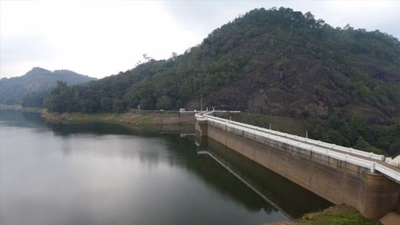 ഇടുക്കി പൊന്മുടി ഡാം 9 മണിക്ക് തുറക്കും; പന്നിയാർ തീരത്ത് ജാഗ്രതാ നിർദേശം ഇടുക്കി പൊന്മുടി ഡാം 9 മണിക്ക് തുറക്കും; പന്നിയാർ തീരത്ത് ജാഗ്രതാ നിർദേശം