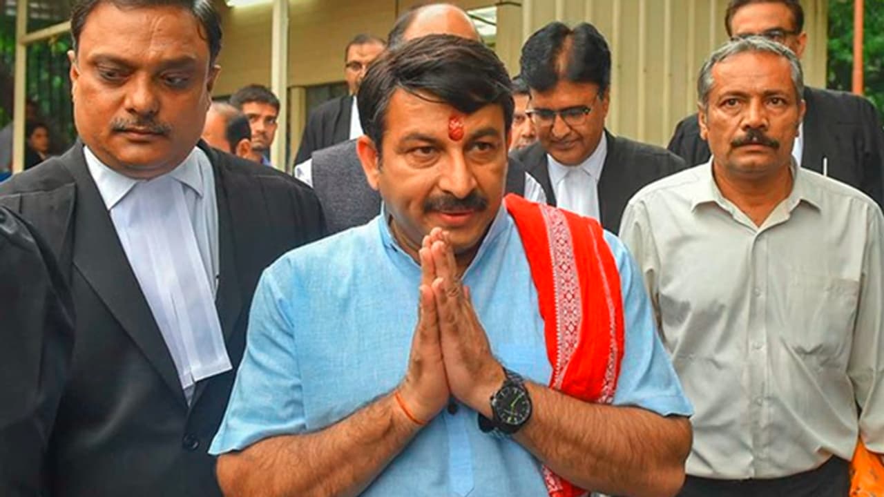 നിയമവിരുദ്ധ കെട്ടിടങ്ങളുടെ ലിസ്റ്റ് നൽകൂ; സീൽ ചെയ്യാൻ അധികാരം നൽകാം: എംപി മനോജ് തിവാരിയോട് സുപ്രീം കോടതി നിയമവിരുദ്ധ കെട്ടിടങ്ങളുടെ ലിസ്റ്റ് നൽകൂ; സീൽ ചെയ്യാൻ അധികാരം നൽകാം: എംപി മനോജ് തിവാരിയോട് സുപ്രീം കോടതി