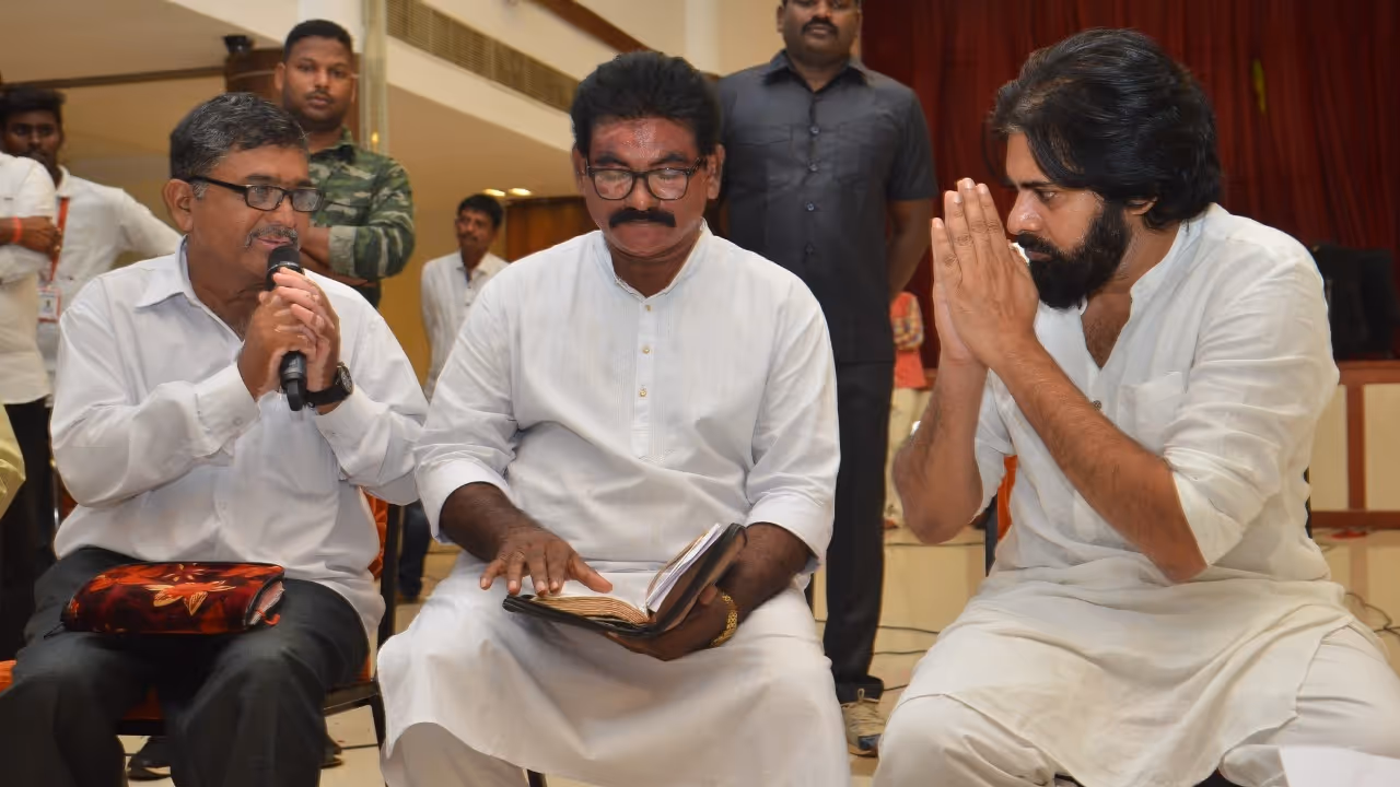 నా ఇద్దరు పిల్లలు ఆర్దోడాక్స్ క్రిస్టియన్లే: పవన్ కళ్యాణ్ నా ఇద్దరు పిల్లలు ఆర్దోడాక్స్ క్రిస్టియన్లే: పవన్ కళ్యాణ్