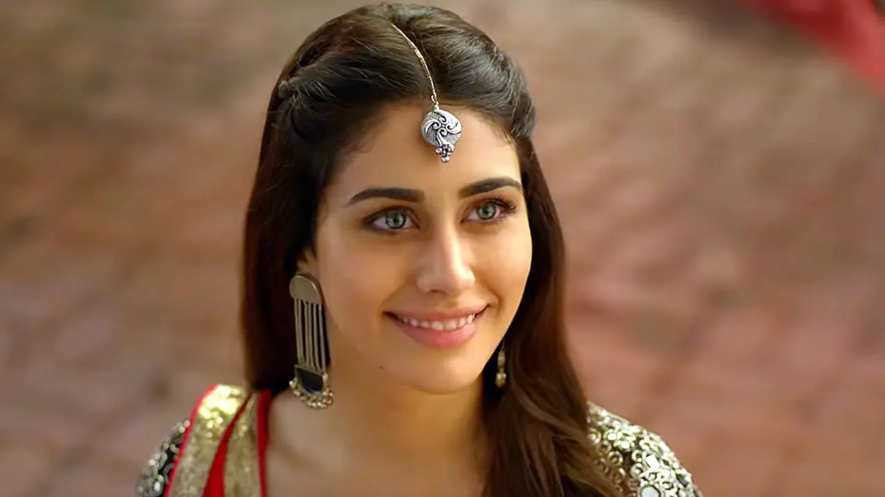 Salman Khan is my real life hero, says Love Yatri debutante Warina Hussain Salman Khan is my real life hero, says Love Yatri debutante Warina Hussain