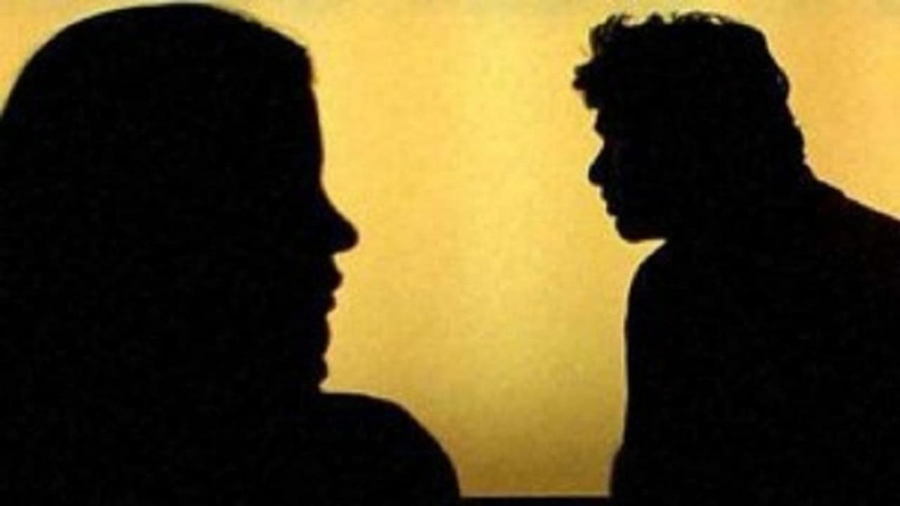 உல்லாசத்துக்கு வர மறுத்த கள்ளக்காதலி.. தலைக்கேறிய காமத்தால் கள்ளக்காதலன் செய்த செயலை நீங்களே பாருங்க.!