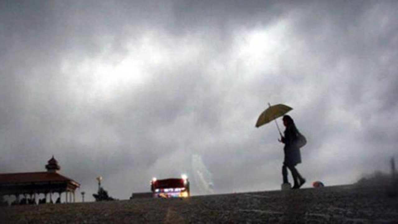 தமிழகமே எதிர்பார்க்கும் வட கிழக்கு பருவமழை … எப்போ தொடங்குது தெரியுமா ?