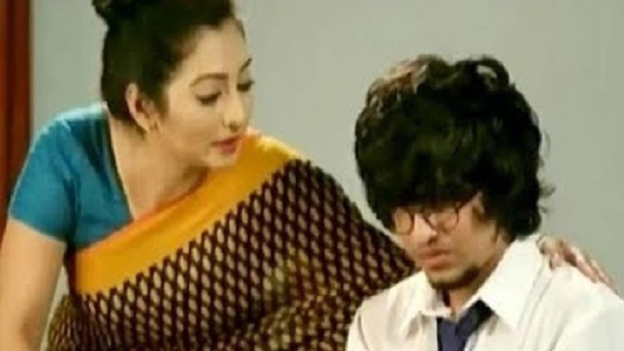 உல்லாசமாக இருக்க மறுத்த மாணவன்! மார்க் குறைத்த கணக்கு ஆசிரியை! உல்லாசமாக இருக்க மறுத்த மாணவன்! மார்க் குறைத்த கணக்கு ஆசிரியை!