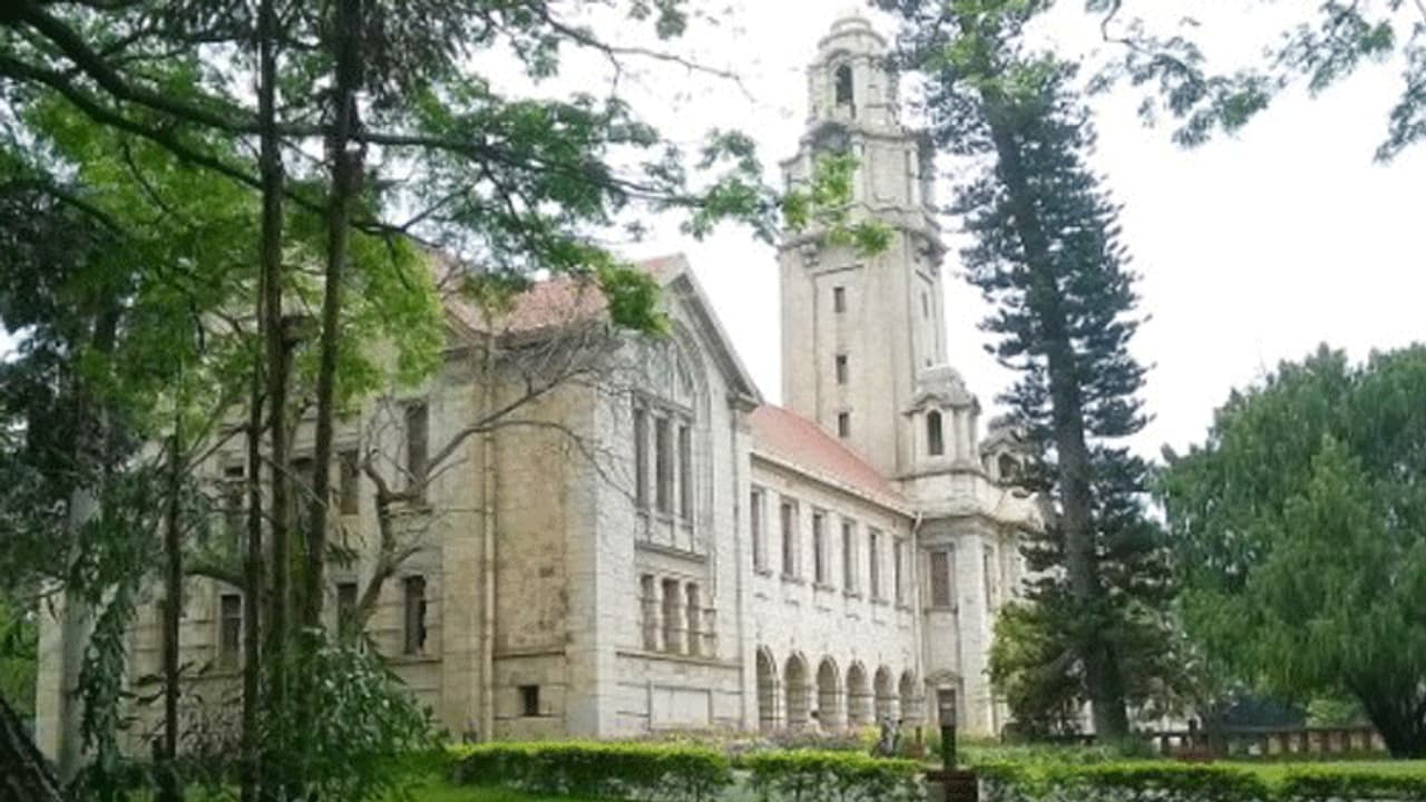 ಭಾರತದ ಟಾಪ್ ವಿವಿಗಳ ಪಟ್ಟಿಯಲ್ಲಿ ಬೆಂಗಳೂರಿನ 2 ವಿಶ್ವವಿದ್ಯಾಲಯಗಳು ಭಾರತದ ಟಾಪ್ ವಿವಿಗಳ ಪಟ್ಟಿಯಲ್ಲಿ ಬೆಂಗಳೂರಿನ 2 ವಿಶ್ವವಿದ್ಯಾಲಯಗಳು