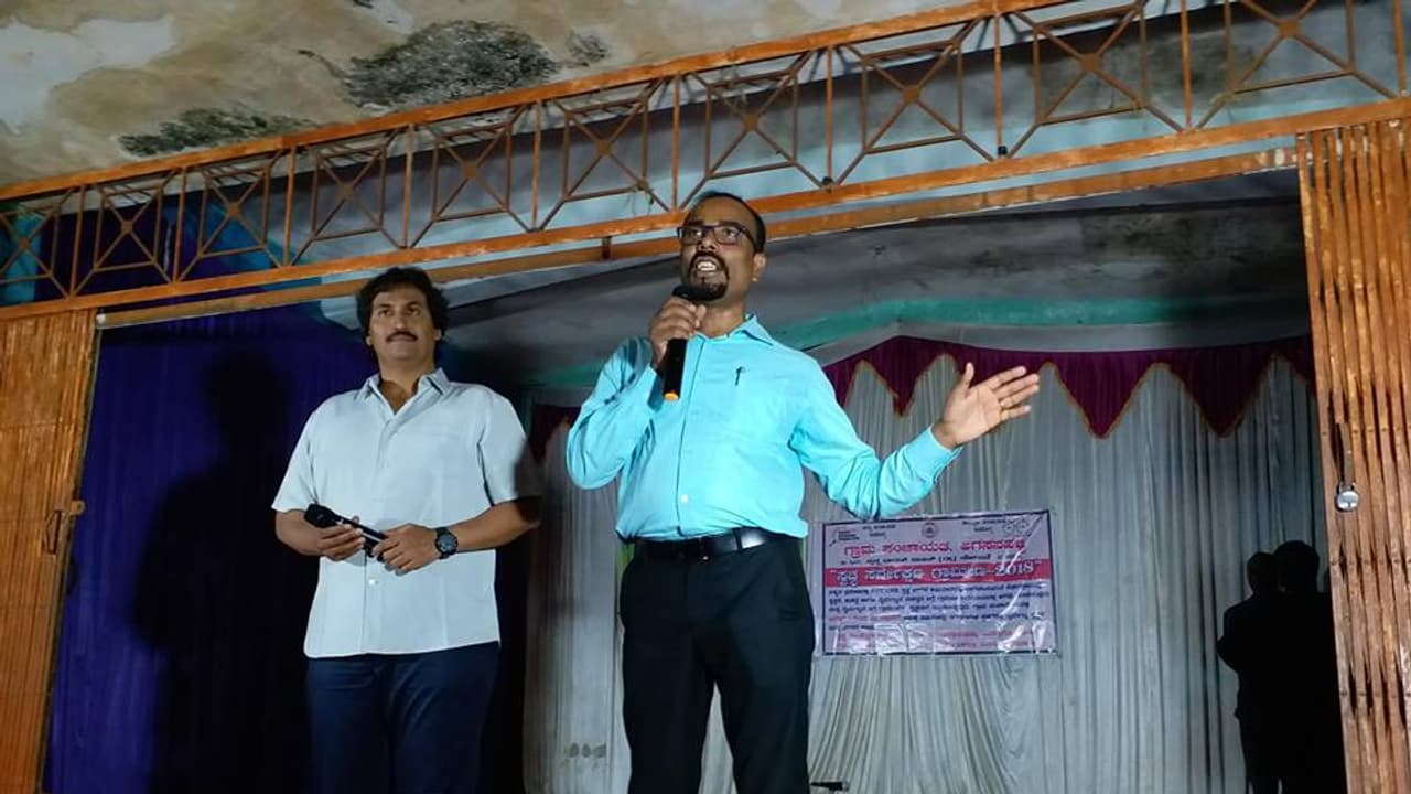 ನಮಾಜ್ ಮತ್ತು ಮಸೀದಿ ತೀರ್ಪು: ಶಿವಮೊಗ್ಗದಲ್ಲಿ 2 ದಿನ ನಿಷೇದಾಜ್ಞೆ ನಮಾಜ್ ಮತ್ತು ಮಸೀದಿ ತೀರ್ಪು: ಶಿವಮೊಗ್ಗದಲ್ಲಿ 2 ದಿನ ನಿಷೇದಾಜ್ಞೆ