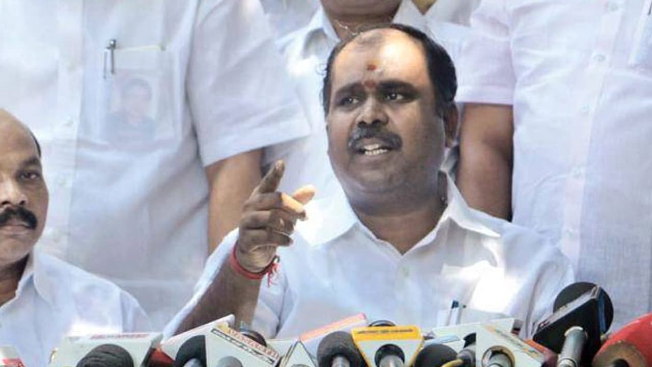 எலியும், காட்டுப்பன்னியும் சேர்ந்து வைகை ஆத்தங்கரையில என்ன பண்ணியிருக்குதுன்னு தெரியுமா?: அமைச்சர் சொன்ன அம்மாடியோவ் தகவல். எலியும், காட்டுப்பன்னியும் சேர்ந்து வைகை ஆத்தங்கரையில என்ன பண்ணியிருக்குதுன்னு தெரியுமா?: அமைச்சர் சொன்ன அம்மாடியோவ் தகவல்.