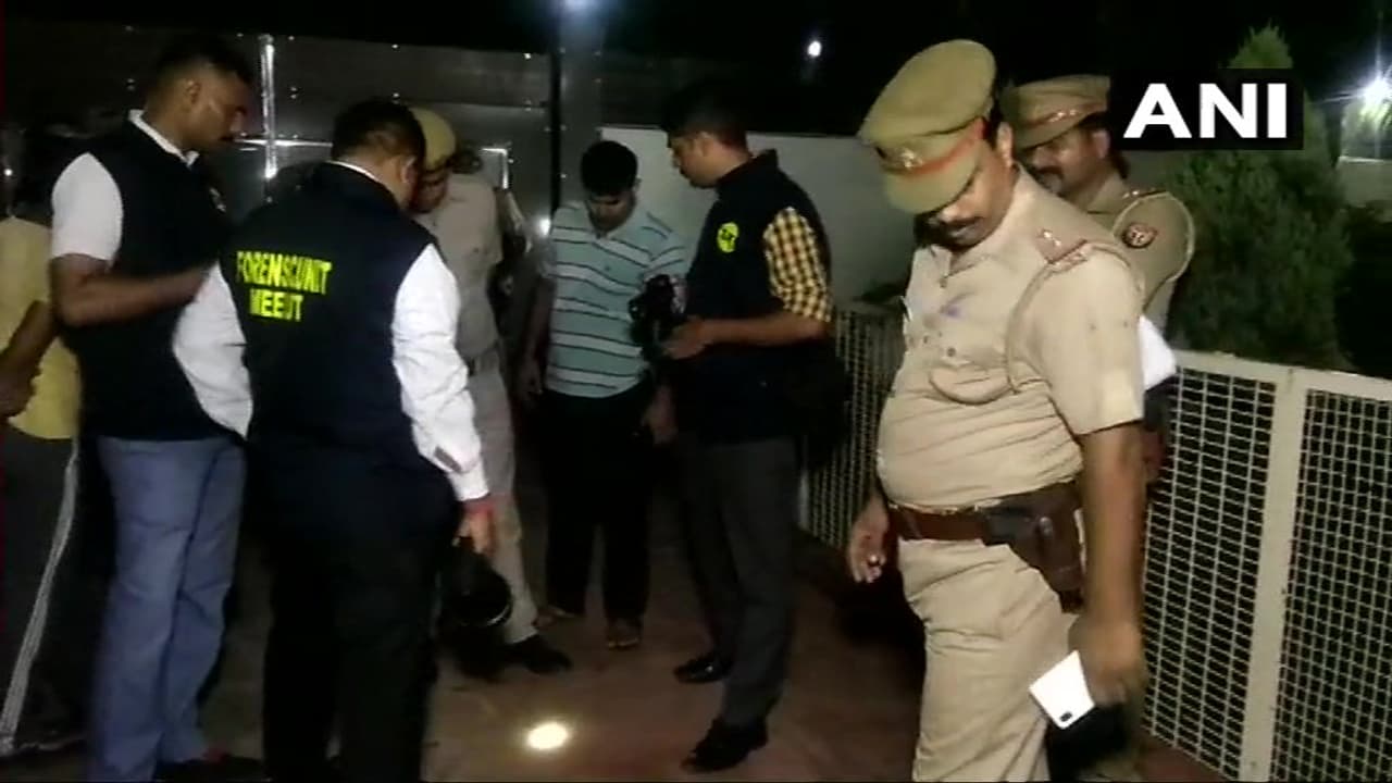 ಬಿಜೆಪಿ ಮುಖಂಡನ ಮನೆ ಮೇಲೆ ಗ್ರೆನೇಡ್ ದಾಳಿ: ಬೆಚ್ಚಿ ಬಿದ್ದ ರಾಜ್ಯ! ಬಿಜೆಪಿ ಮುಖಂಡನ ಮನೆ ಮೇಲೆ ಗ್ರೆನೇಡ್ ದಾಳಿ: ಬೆಚ್ಚಿ ಬಿದ್ದ ರಾಜ್ಯ!