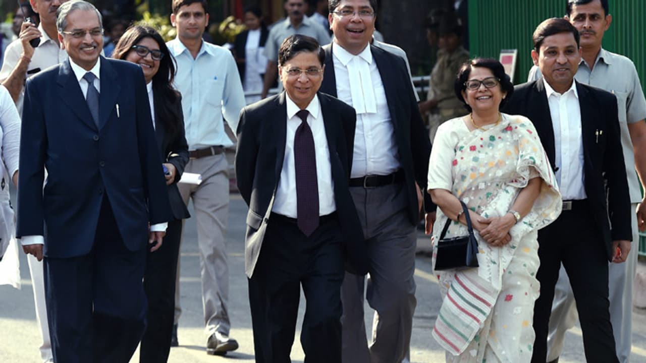 സ്ത്രീ പ്രവേശനത്തെ എതിര്ത്തത് ബെഞ്ചിലെ ഏക വനിതാ ജഡ്ജ് സ്ത്രീ പ്രവേശനത്തെ എതിര്ത്തത് ബെഞ്ചിലെ ഏക വനിതാ ജഡ്ജ്