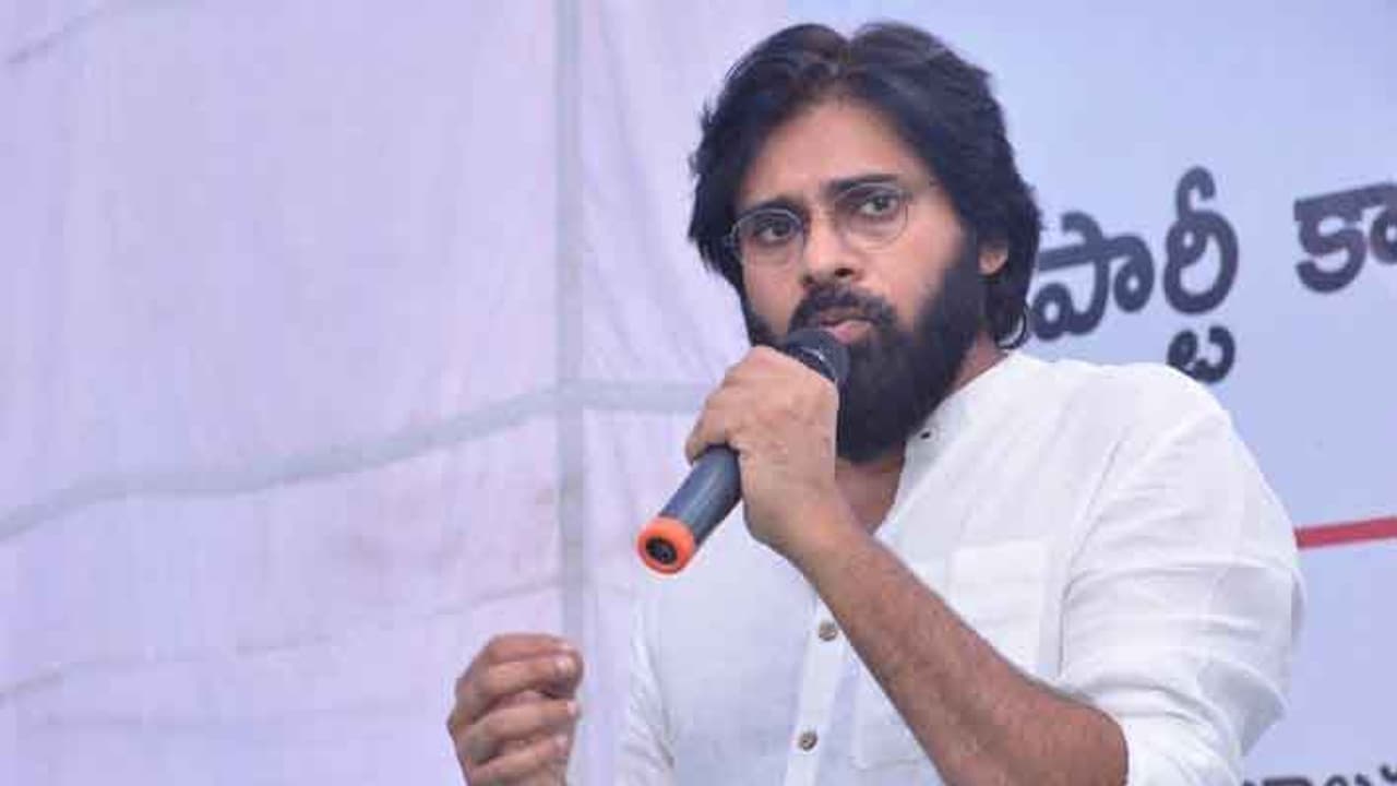 చేతులు కట్టుకుని కూర్చోను.. మక్కెలు ఇరగదీస్తా: పవన్ కళ్యాణ్ చేతులు కట్టుకుని కూర్చోను.. మక్కెలు ఇరగదీస్తా: పవన్ కళ్యాణ్