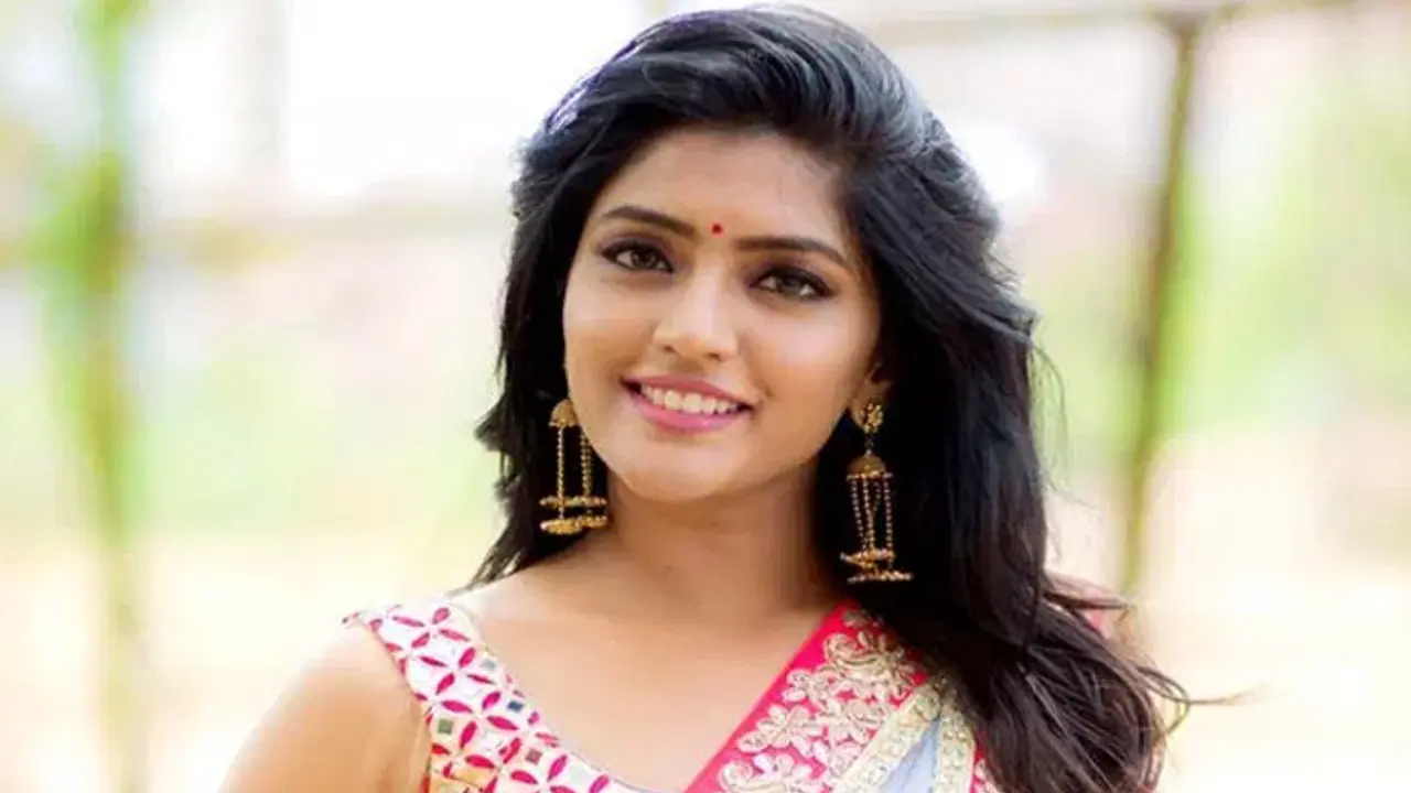 ఎన్టీఆర్ లో తెలుగమ్మాయి.. ట్విస్ట్ లో దర్శనమిస్తుందట? ఎన్టీఆర్ లో తెలుగమ్మాయి.. ట్విస్ట్ లో దర్శనమిస్తుందట?