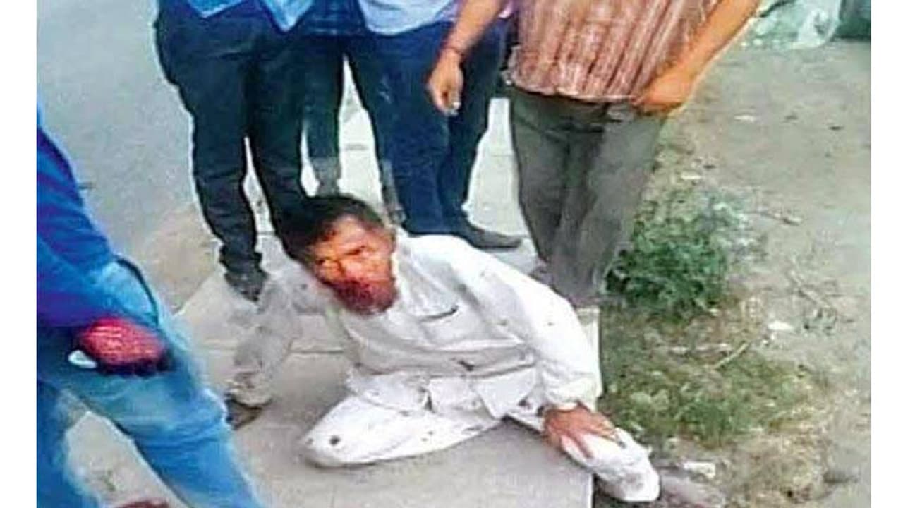 ആൽവാർ ആള്ക്കൂട്ട കൊലപാതകം; സാക്ഷികൾക്ക് നേരെ വെടിവെപ്പ് ആൽവാർ ആള്ക്കൂട്ട കൊലപാതകം; സാക്ഷികൾക്ക് നേരെ വെടിവെപ്പ്