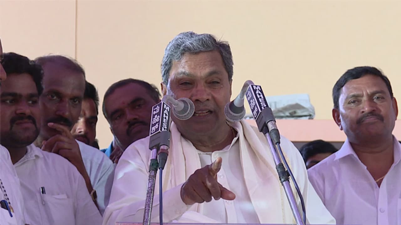 ಹಳೆಯದನ್ನು ಕೆದಕಿ ಮತ್ತೇ ಮೋದಿ ವಿರುದ್ಧ ಗುಡುಗಿದ ಸಿದ್ದು ಹಳೆಯದನ್ನು ಕೆದಕಿ ಮತ್ತೇ ಮೋದಿ ವಿರುದ್ಧ ಗುಡುಗಿದ ಸಿದ್ದು