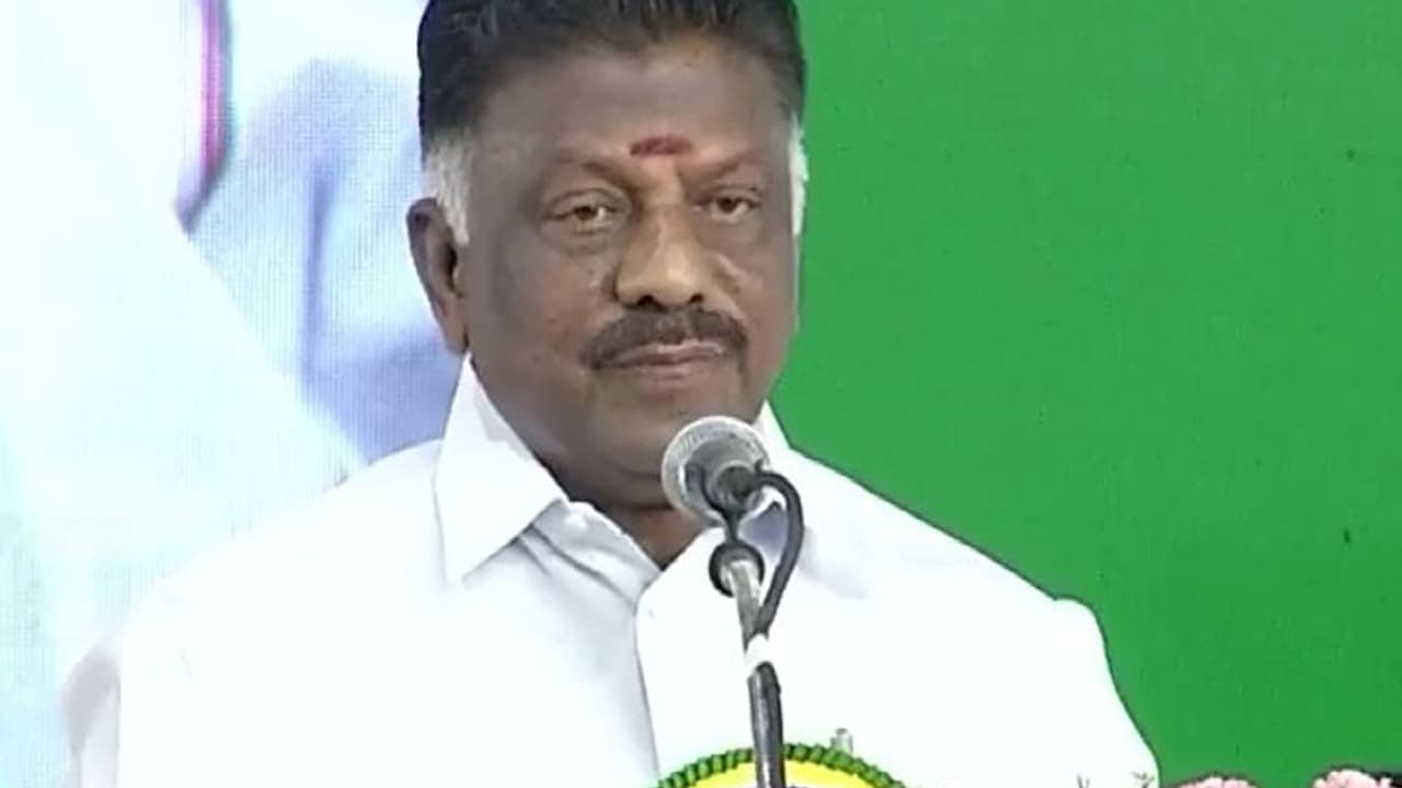 ఓపీఎస్ పై అన్నాడిఎంకె నిర్ణయంపై స్టేకి సుప్రీం నిరాకరణ ఓపీఎస్ పై అన్నాడిఎంకె నిర్ణయంపై స్టేకి సుప్రీం నిరాకరణ