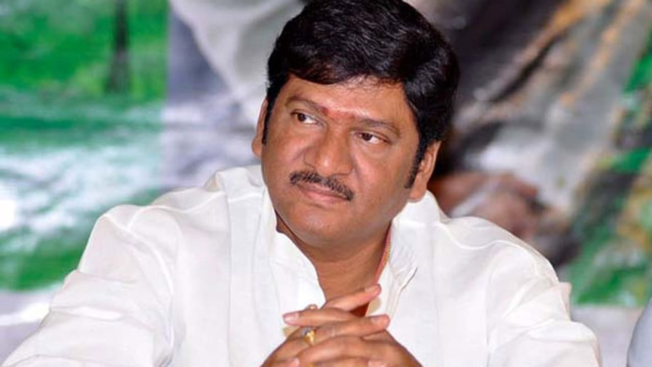 మీ కన్నీటికి కారణం ఆమేనా..? రాజేంద్రప్రసాద్ సమాధానం! మీ కన్నీటికి కారణం ఆమేనా..? రాజేంద్రప్రసాద్ సమాధానం!