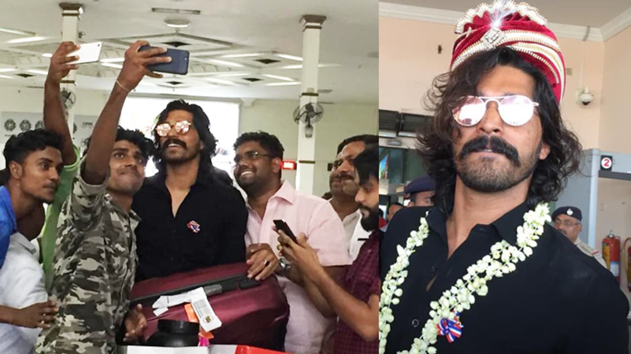 'ഇവിടെ എന്താ സംഭവിക്കുന്നെ?' ആരാധകരുടെ ആവേശത്തില് അത്ഭുതപ്പെട്ട് ഷിയാസ് 'ഇവിടെ എന്താ സംഭവിക്കുന്നെ?' ആരാധകരുടെ ആവേശത്തില് അത്ഭുതപ്പെട്ട് ഷിയാസ്