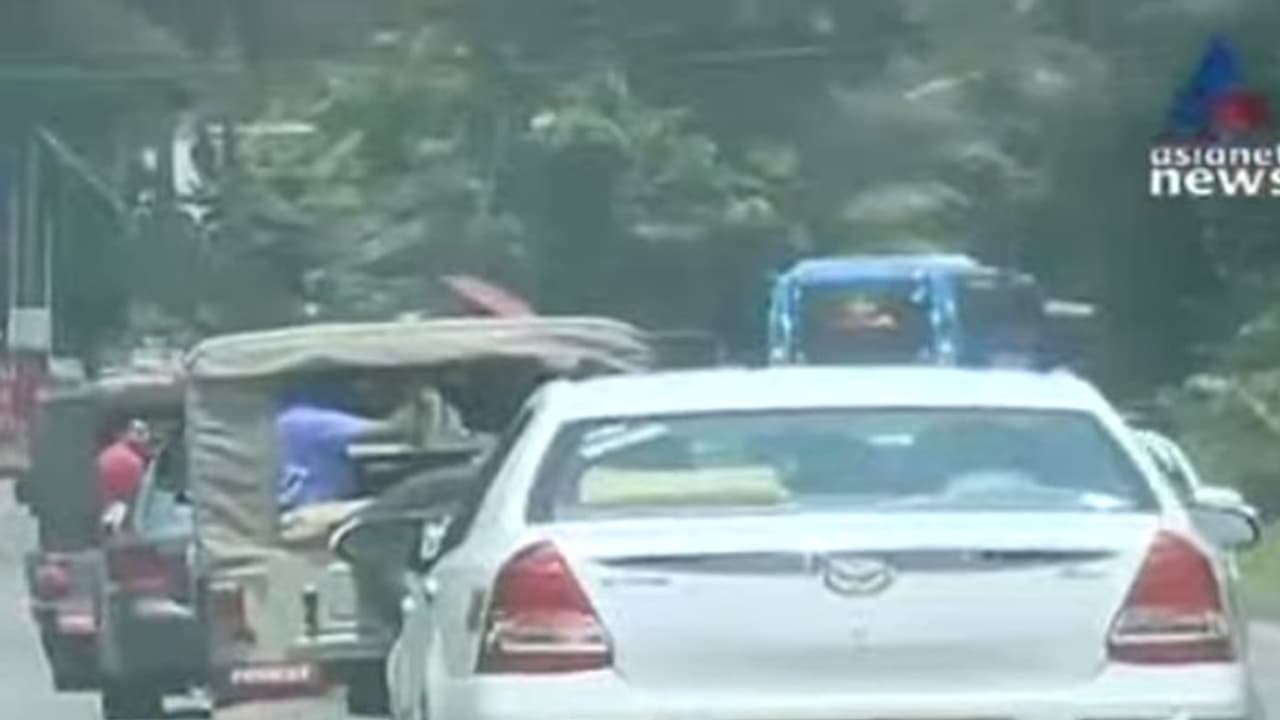 വനം വകുപ്പ് വാഹനങ്ങളുടെ ദുരുപയോഗം: ചട്ടലംഘനം നടന്നു; നടപടി റിപ്പോർട്ട് പഠിച്ച ശേഷമെന്ന് മന്ത്രി വനം വകുപ്പ് വാഹനങ്ങളുടെ ദുരുപയോഗം: ചട്ടലംഘനം നടന്നു; നടപടി റിപ്പോർട്ട് പഠിച്ച ശേഷമെന്ന് മന്ത്രി