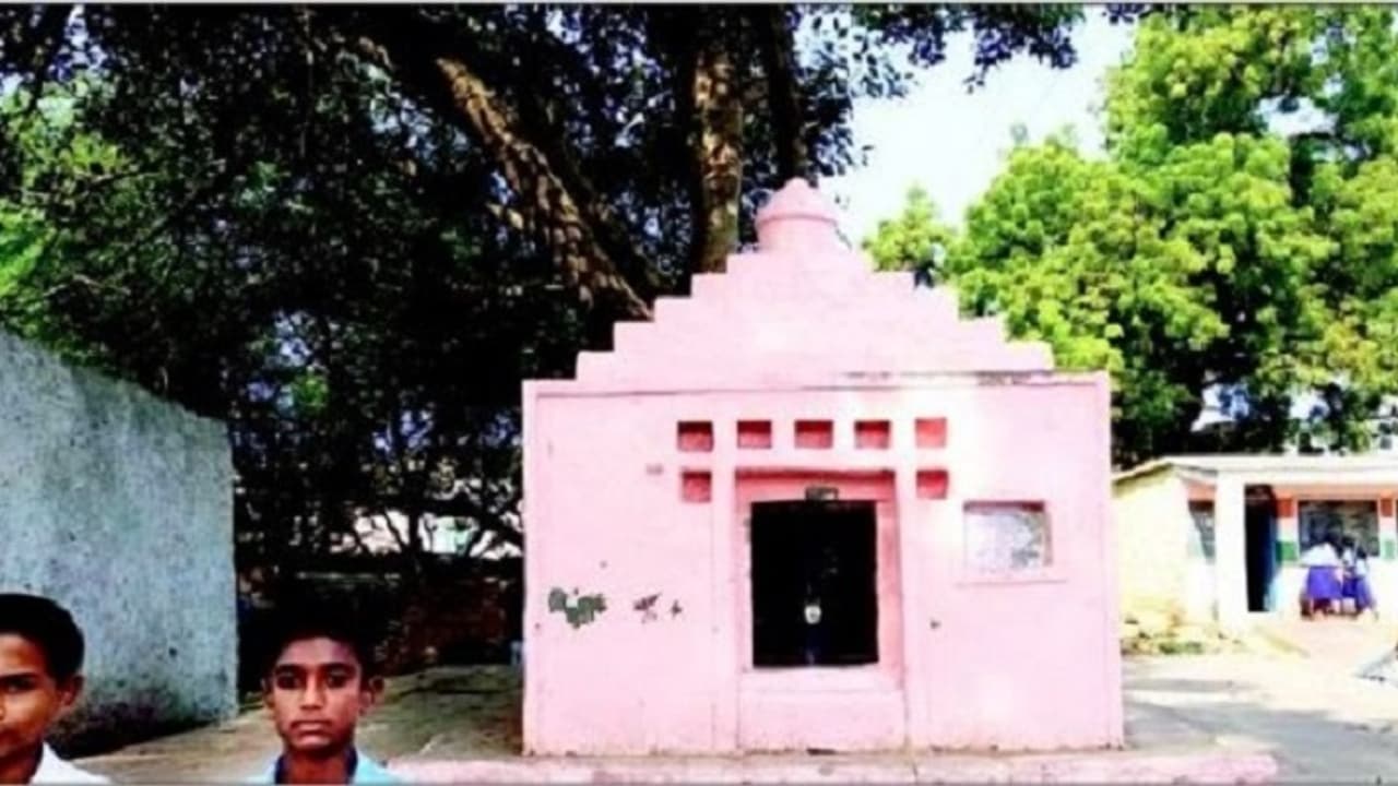 ಮಹಾತ್ಮ ಗಾಂಧಿ ದೇವಸ್ಥಾನ ಅನಾಥ! ಮಹಾತ್ಮ ಗಾಂಧಿ ದೇವಸ್ಥಾನ ಅನಾಥ!