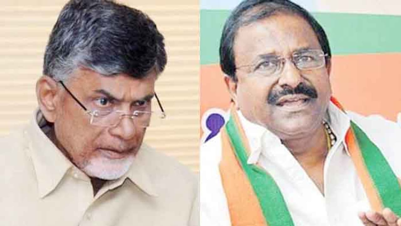 చంద్రబాబుకు మరో షాక్: యూటర్న్ మీద సోము వీర్రాజు ట్వీట్ చంద్రబాబుకు మరో షాక్: యూటర్న్ మీద సోము వీర్రాజు ట్వీట్