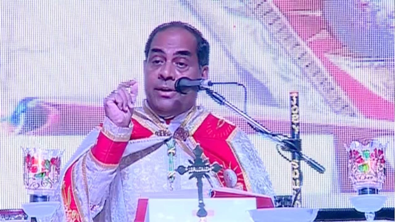 പുരോഹിതര്ക്കെതിരെയുള്ള കേസുകള്: വിശ്വാസികളോട് മാപ്പ് ചോദിച്ച് ആര്ച്ച് ബിഷപ്പ് പുരോഹിതര്ക്കെതിരെയുള്ള കേസുകള്: വിശ്വാസികളോട് മാപ്പ് ചോദിച്ച് ആര്ച്ച് ബിഷപ്പ്