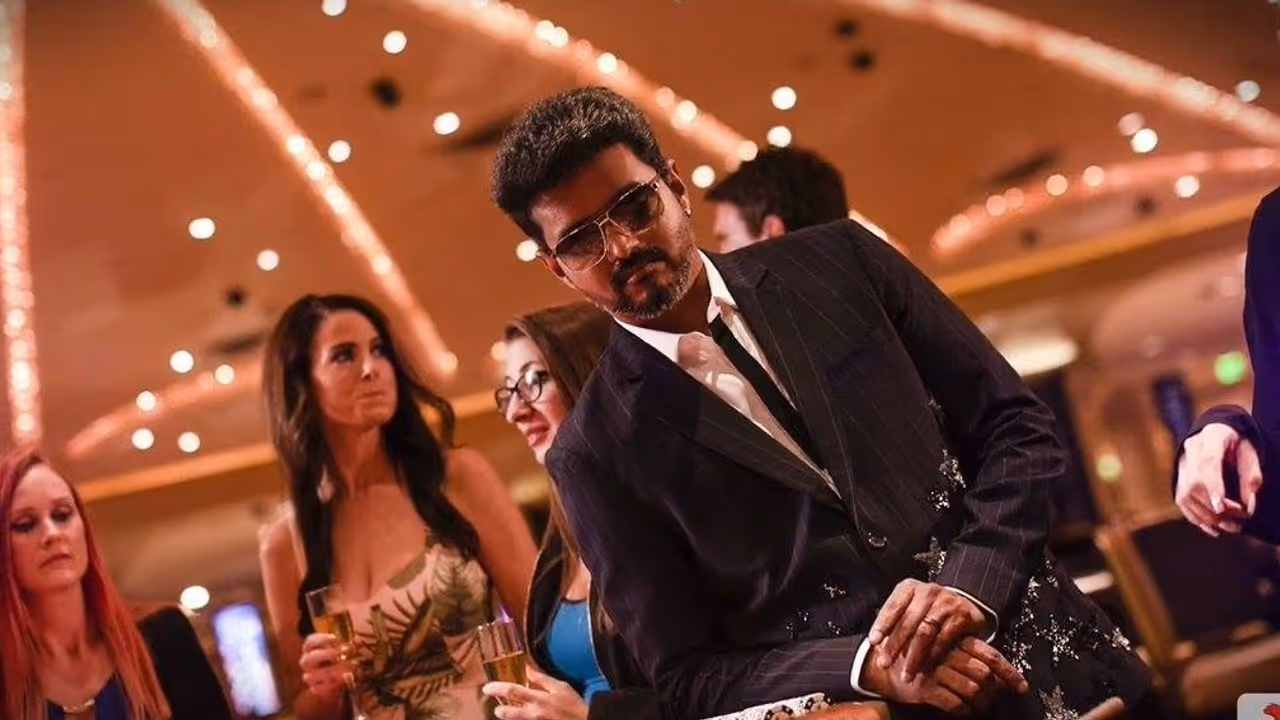 வெளியானது சர்கார் படத்தின் கதை!! இப்படிதான் இருக்கும் முழு படமும்... வெளியானது சர்கார் படத்தின் கதை!! இப்படிதான் இருக்கும் முழு படமும்...