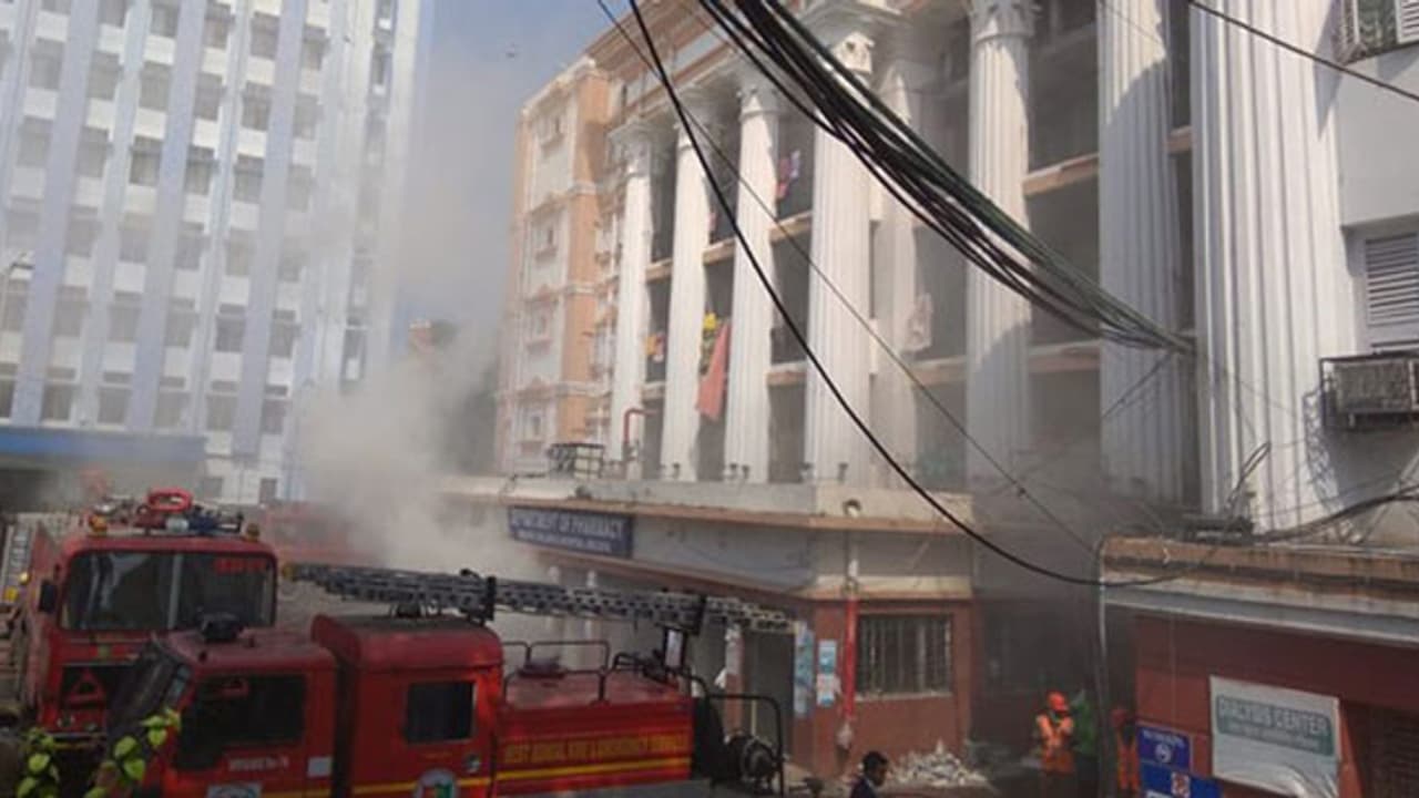 మెడికల్ కాలేజీలో భారీ అగ్నిప్రమాదం.. మెడికల్ కాలేజీలో భారీ అగ్నిప్రమాదం..