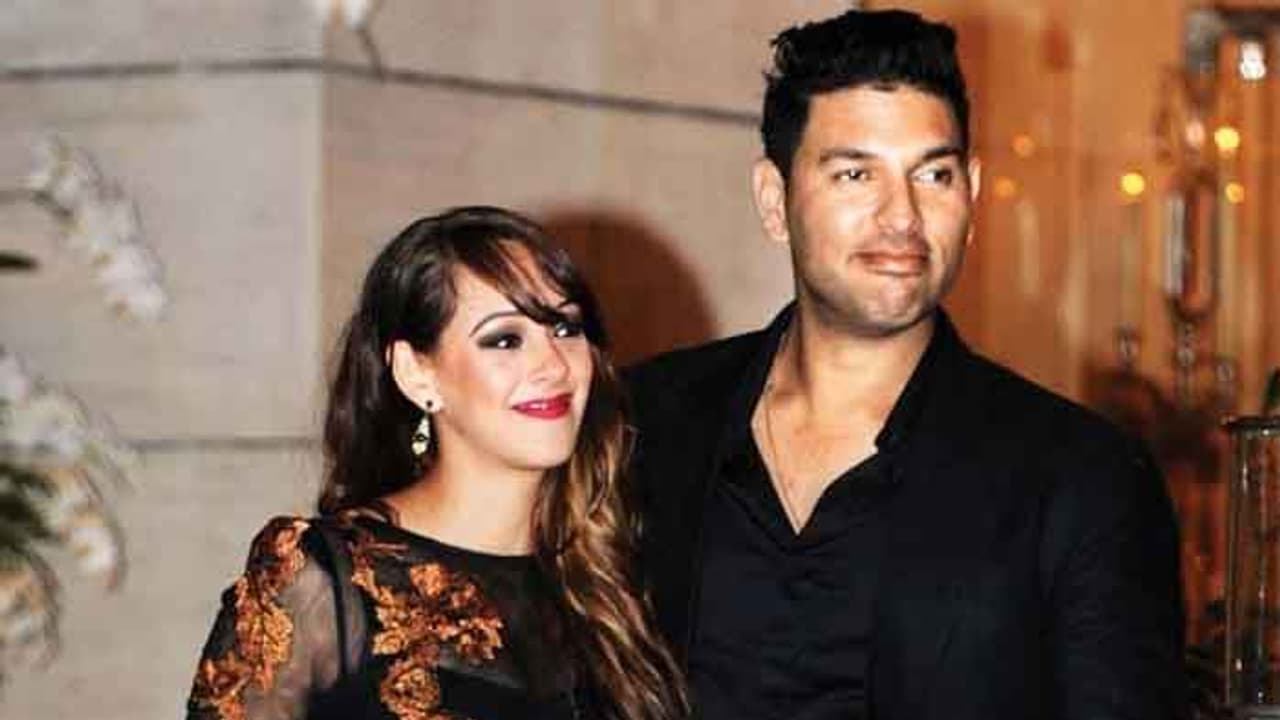 అదే యువీని జట్టుకు దూరం చేస్తోంది: యువరాజ్ భార్య ఆవేదన