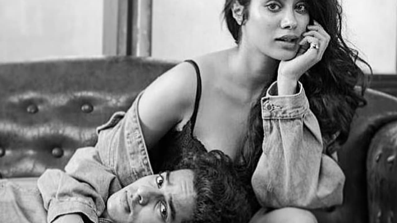 ജാൻവിയുടെയും ഇഷാന്റെയും ഫോട്ടോ വൈറലാകുന്നു! ജാൻവിയുടെയും ഇഷാന്റെയും ഫോട്ടോ വൈറലാകുന്നു!