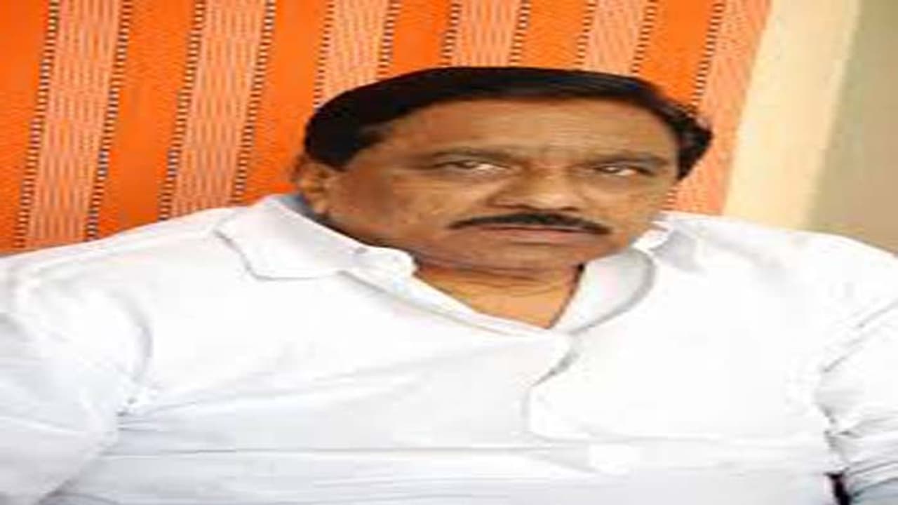 ఆ పార్టీకి ఓటేస్తే తెలుగుజాతి ఆత్మగౌరవాన్ని ఢిల్లీకి తాకట్టు పెట్టినట్లే ఆ పార్టీకి ఓటేస్తే తెలుగుజాతి ఆత్మగౌరవాన్ని ఢిల్లీకి తాకట్టు పెట్టినట్లే