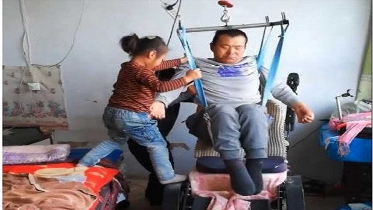 6 ವರ್ಷದ ಬಾಲಕಿ ತಂದೆಗಾದಳು ಅಮ್ಮ.. ಜೀವನ ಅಂದ್ರೆ ಇದೇನಾ? 6 ವರ್ಷದ ಬಾಲಕಿ ತಂದೆಗಾದಳು ಅಮ್ಮ.. ಜೀವನ ಅಂದ್ರೆ ಇದೇನಾ?