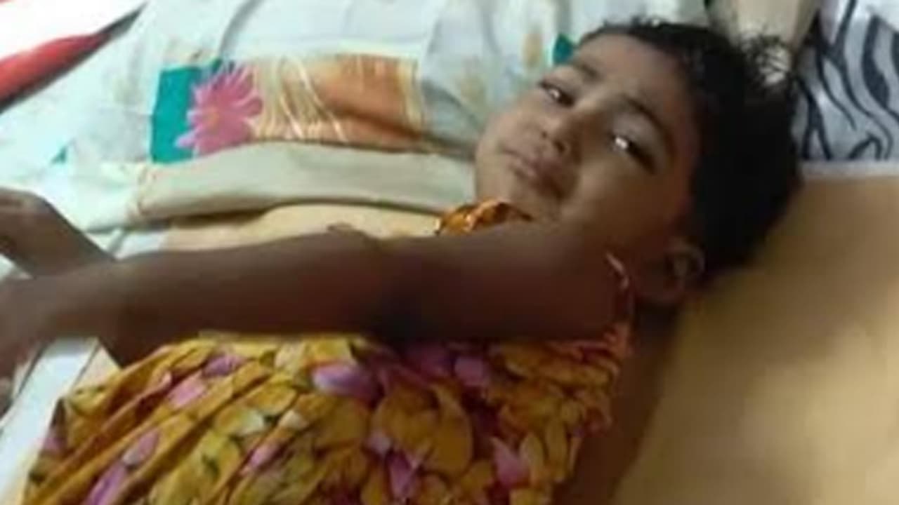 സഹായങ്ങൾക്ക് കാത്തുനിന്നില്ല: വേദനകളില്ലാത്ത ലോകത്തേക്ക് ഫാത്തിമമോള് യാത്രയായി സഹായങ്ങൾക്ക് കാത്തുനിന്നില്ല: വേദനകളില്ലാത്ത ലോകത്തേക്ക് ഫാത്തിമമോള് യാത്രയായി