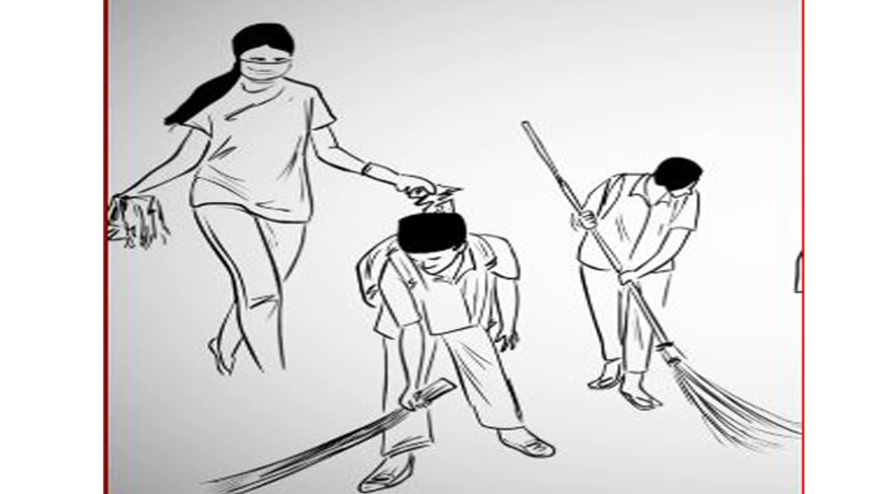 ಸ್ವಚ್ಛ ಭಾರತ ಅಭಿಯಾನ ಪ್ರಚಾರದ ತಂತ್ರ ಎಂದ ಬಿಜೆಪಿ ಸಂಸದೆ ಸ್ವಚ್ಛ ಭಾರತ ಅಭಿಯಾನ ಪ್ರಚಾರದ ತಂತ್ರ ಎಂದ ಬಿಜೆಪಿ ಸಂಸದೆ