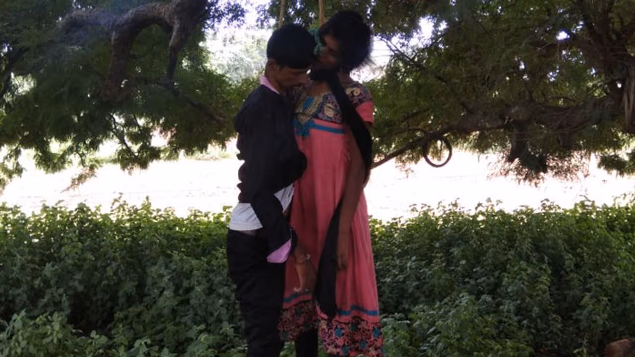 ஒரே கயிற்றில் தூக்கில் தொங்கிய காதல் ஜோடி... ஓசூரில் அதிர்ச்சி சம்பவம்!