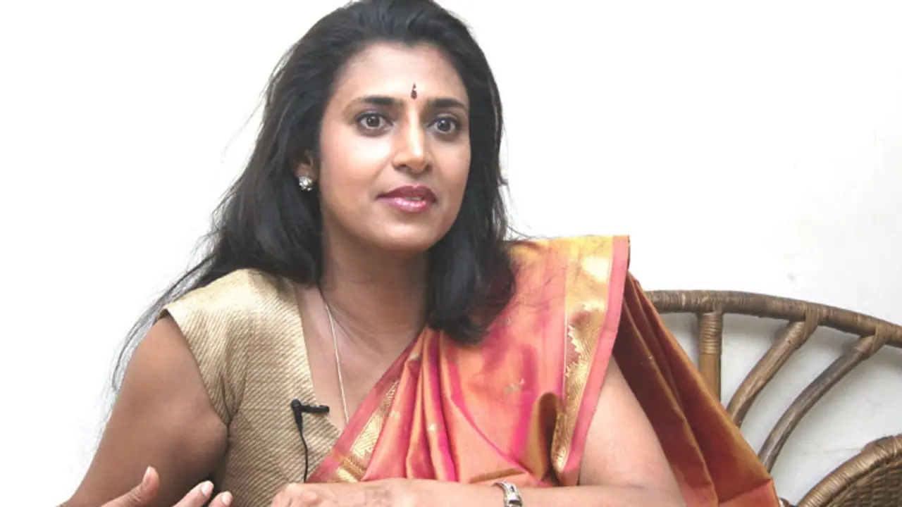 மத்திய அரசு வேலைக்கு இழப்பு வராது என்ற இறுமாப்பா? சீனாக சீனுக்கு வந்து கிழித்து தொங்கவிட்ட கஸ்தூரி.! மத்திய அரசு வேலைக்கு இழப்பு வராது என்ற இறுமாப்பா? சீனாக சீனுக்கு வந்து கிழித்து தொங்கவிட்ட கஸ்தூரி.!