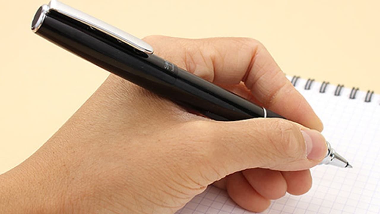 ഇടത് കെെ കൊണ്ടാണോ എഴുതാറുള്ളത്; പഠനങ്ങൾ പറയുന്നതിങ്ങനെ