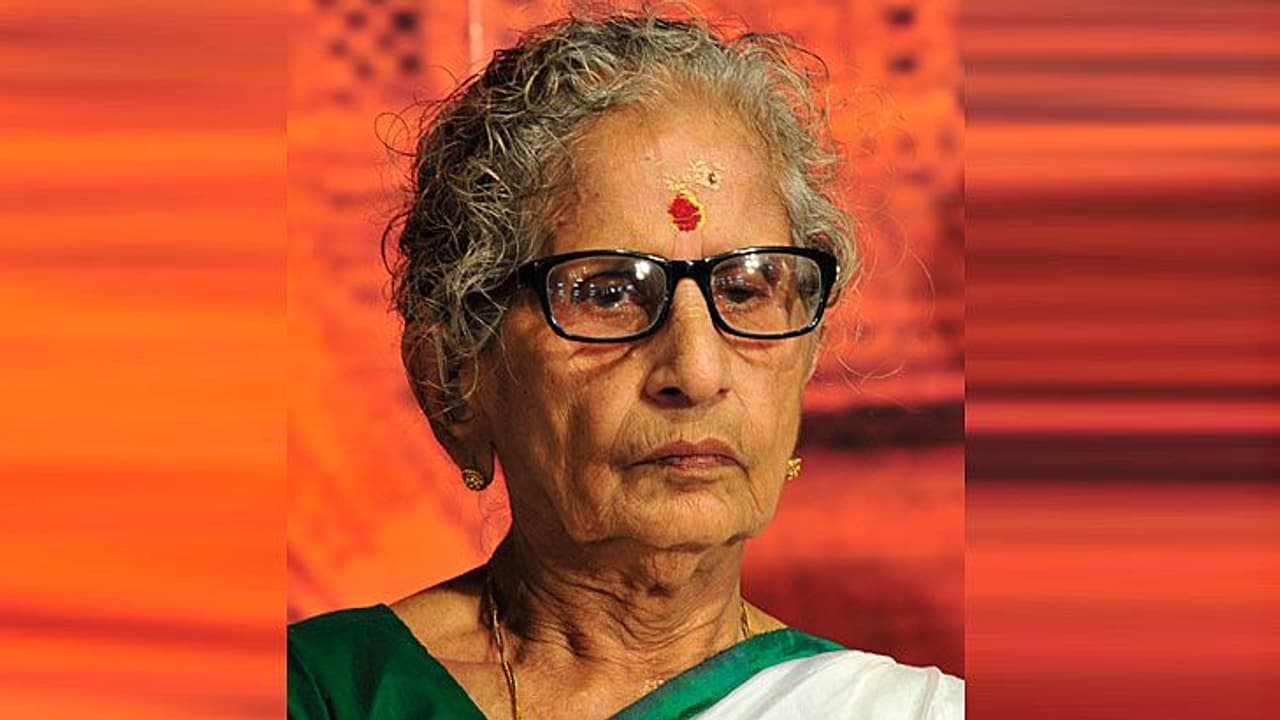 നാലാമത് ഒഎൻവി സാഹിത്യപുരസ്കാരം ഡോ.എം.ലീലാവതിക്ക് നാലാമത് ഒഎൻവി സാഹിത്യപുരസ്കാരം ഡോ.എം.ലീലാവതിക്ക്