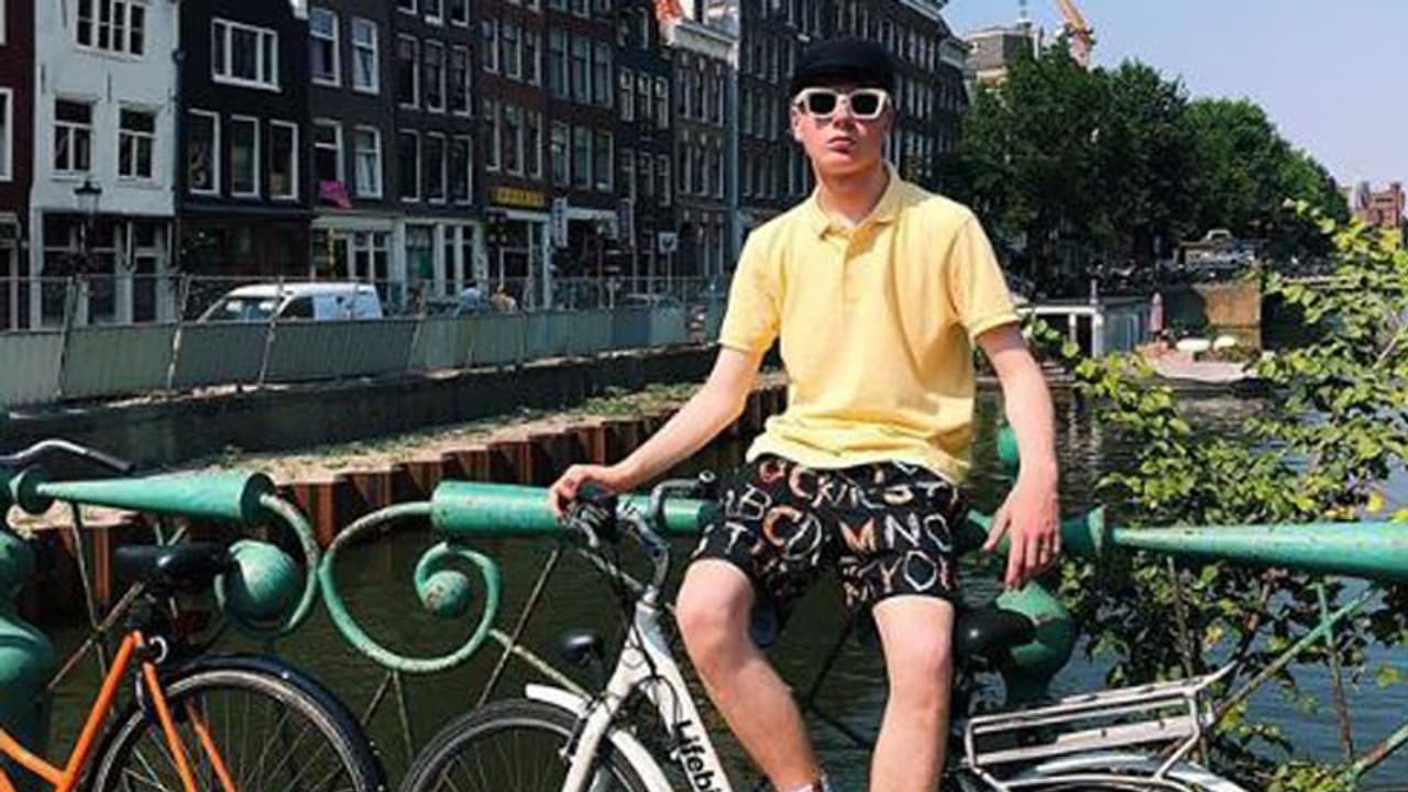 വീഡിയോ: ലോകമാകെ ആരാധകരുള്ള ആ പതിനാറുകാരന് വീഡിയോ: ലോകമാകെ ആരാധകരുള്ള ആ പതിനാറുകാരന്