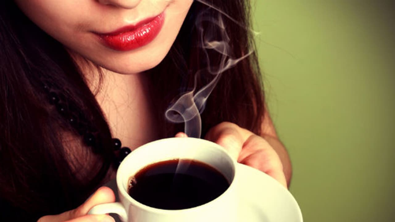 കാപ്പിയില് ഒരല്പ്പം വെളിച്ചെണ്ണ കൂടി ചേര്ത്താല്.. കാപ്പിയില് ഒരല്പ്പം വെളിച്ചെണ്ണ കൂടി ചേര്ത്താല്..