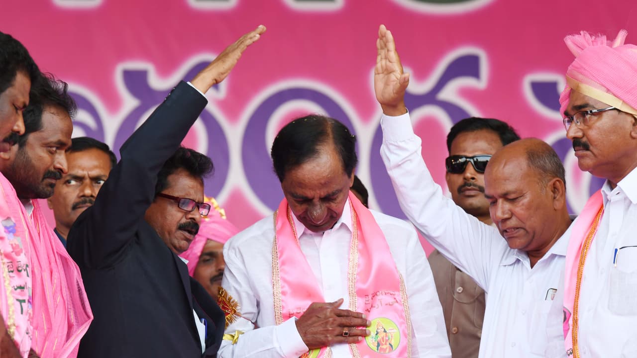 100 సీట్లు కేసిఆర్ మైండ్ గేమే: అంత సీన్ ఉందా... 100 సీట్లు కేసిఆర్ మైండ్ గేమే: అంత సీన్ ఉందా...