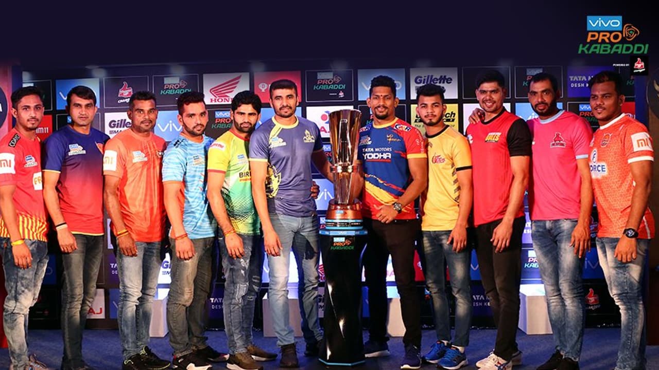 ಪ್ರೊ ಕಬಡ್ಡಿ 2018: ಇಂದಿನಿಂದ ಶುರುವಾಗಲಿದೆ ಕಬಡ್ಡಿ ಹಬ್ಬ! ಪ್ರೊ ಕಬಡ್ಡಿ 2018: ಇಂದಿನಿಂದ ಶುರುವಾಗಲಿದೆ ಕಬಡ್ಡಿ ಹಬ್ಬ!