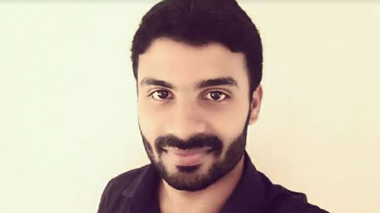 ബൈക്കും ചരക്ക് ലോറിയും കൂട്ടിയിടിച്ച് യുവാവ് മരിച്ചു ബൈക്കും ചരക്ക് ലോറിയും കൂട്ടിയിടിച്ച് യുവാവ് മരിച്ചു