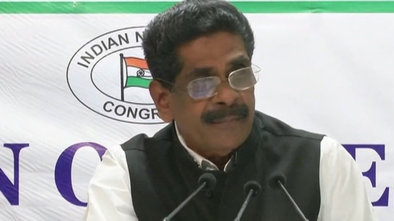 ഇ ഐ എ കരട് വിജ്ഞാപനം പിന്വലിക്കണം; പ്രധാനമന്ത്രിയ്ക്ക് മുല്ലപ്പള്ളിയുടെ കത്ത് ഇ ഐ എ കരട് വിജ്ഞാപനം പിന്വലിക്കണം; പ്രധാനമന്ത്രിയ്ക്ക് മുല്ലപ്പള്ളിയുടെ കത്ത്