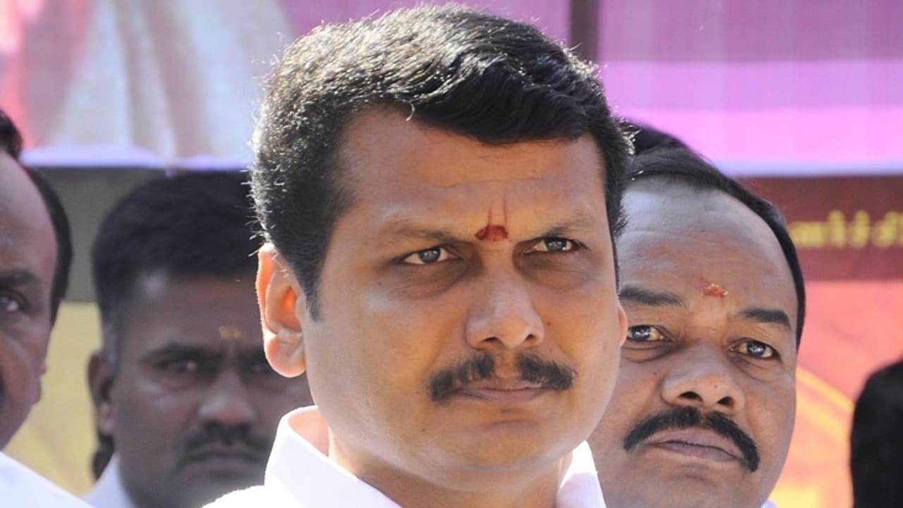 கொங்கு மண்டலத்தில் தனி சாம்ராஜ்யம் அமைக்கும் செந்தில் பாலாஜி... கலக்கத்தில் பழைய கைகள்! கொங்கு மண்டலத்தில் தனி சாம்ராஜ்யம் அமைக்கும் செந்தில் பாலாஜி... கலக்கத்தில் பழைய கைகள்!