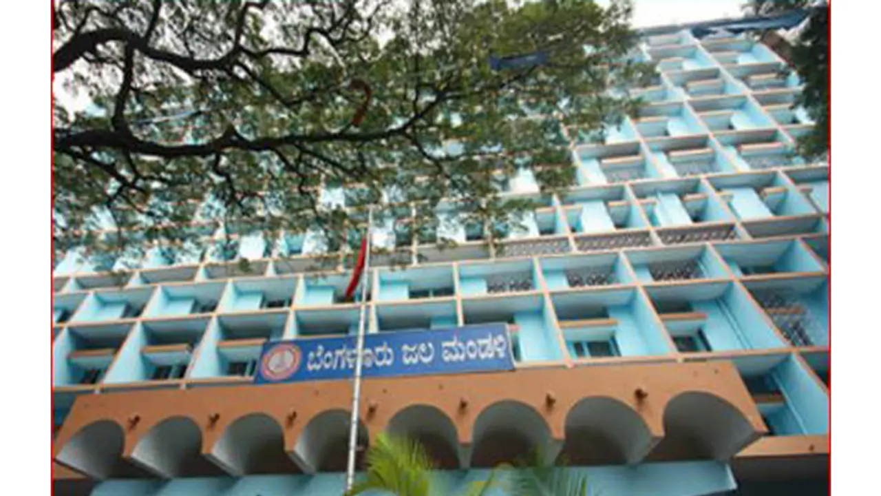 ರಾಜಧಾನಿ ಜನರಿಗೆ ಶಾಕ್ ಮೇಲೆ ಶಾಕ್, ವರ್ಷಕ್ಕೊಮ್ಮೆ ನೀರಿನ ದರ ಏರಿಸುವಂತೆ BWSSB ಪ್ರಸ್ತಾಪ! ರಾಜಧಾನಿ ಜನರಿಗೆ ಶಾಕ್ ಮೇಲೆ ಶಾಕ್, ವರ್ಷಕ್ಕೊಮ್ಮೆ ನೀರಿನ ದರ ಏರಿಸುವಂತೆ BWSSB ಪ್ರಸ್ತಾಪ!