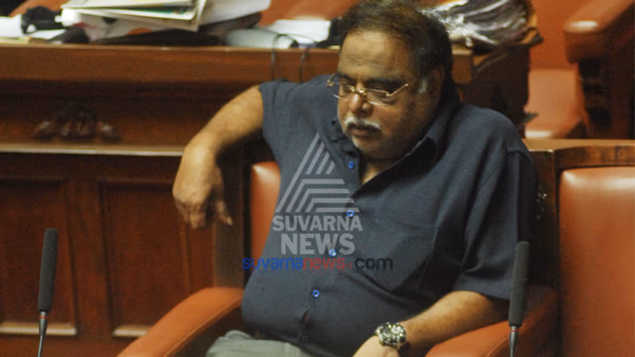 'ಅಂಬಿ ಅಂತಿಮ ದರ್ಶನಕ್ಕೆ ಬರೋರಿಗೆ ವಿಶೇಷ ಬಸ್ ವ್ಯವಸ್ಥೆ, 3ದಿನ ಶೋಕಾಚರಣೆ' 'ಅಂಬಿ ಅಂತಿಮ ದರ್ಶನಕ್ಕೆ ಬರೋರಿಗೆ ವಿಶೇಷ ಬಸ್ ವ್ಯವಸ್ಥೆ, 3ದಿನ ಶೋಕಾಚರಣೆ'