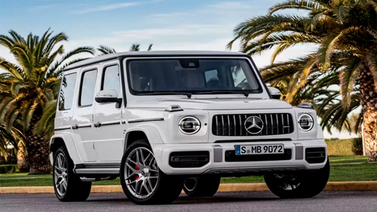 മൂന്നുകോടിയുടെ ബെൻസ് സ്വന്തമാക്കി സൂപ്പര്‍ സംവിധായകൻ!