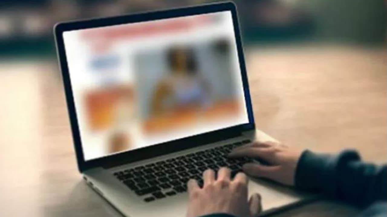 വെളുക്കാന്‍ തേച്ചത് പാണ്ടായി; ഇന്ത്യയിലെ പോണ്‍സൈറ്റ് നിരോധനം പാളിയത് ഇങ്ങനെ.!