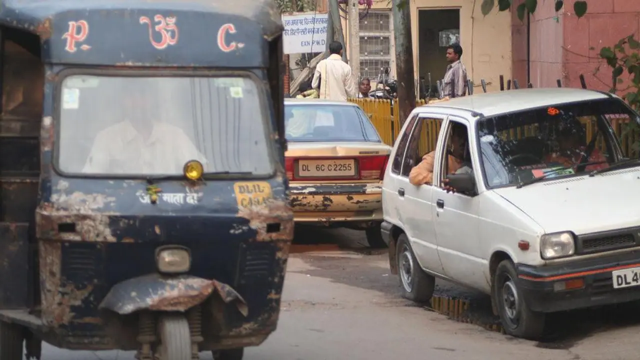 दिल्ली में दो लाख वाहन अवैध घोषित