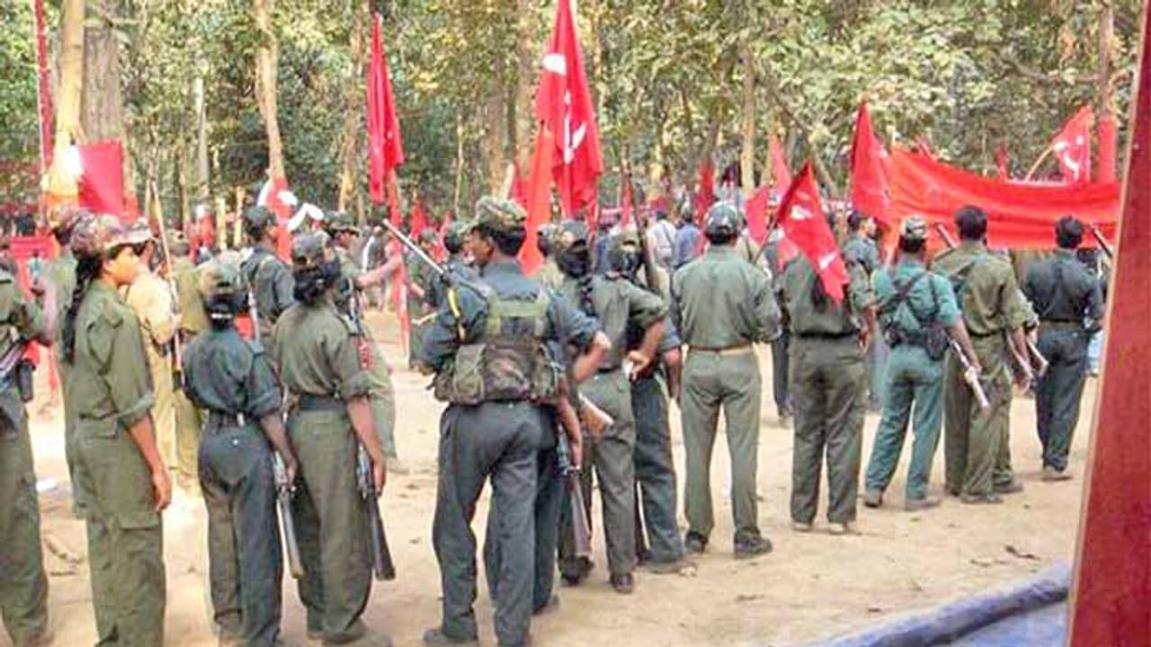 టీఆర్ఎస్ నేతను కిడ్నాప్ చేసిన మావోయిస్టులు