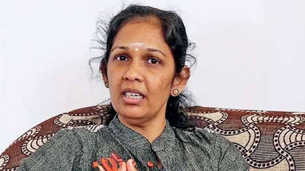 ‘‘ఎల్టీటీఈ ఉన్నప్పుడే బాగుండేదన్న’’ తమిళ ఎంపీ అరెస్ట్.. అధికారపక్షమైనప్పటికీ.. !! ‘‘ఎల్టీటీఈ ఉన్నప్పుడే బాగుండేదన్న’’ తమిళ ఎంపీ అరెస్ట్.. అధికారపక్షమైనప్పటికీ.. !!