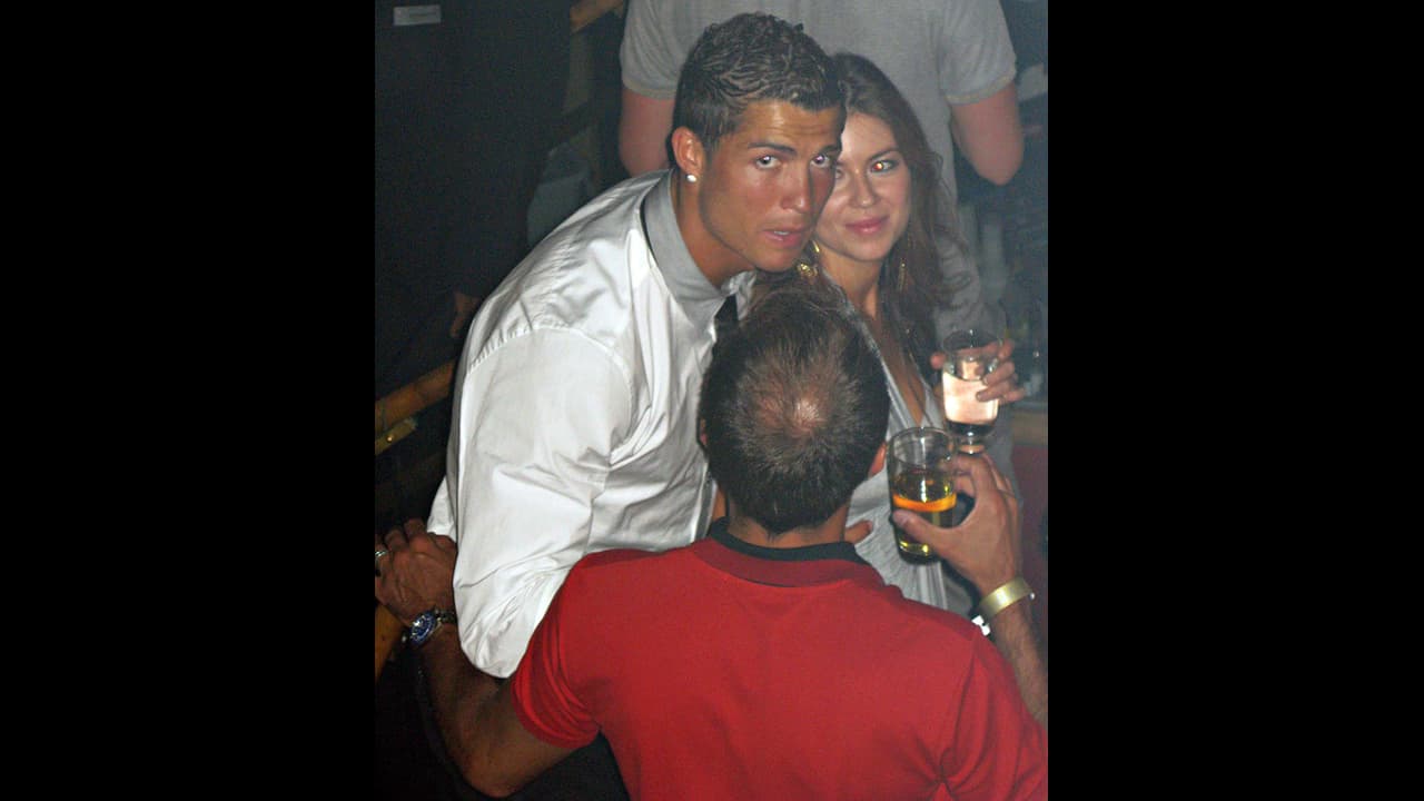 പീഡന പരാതി; റൊണാള്ഡോക്ക് കുരുക്കാവുമോ ഈ ചിത്രങ്ങള് പീഡന പരാതി; റൊണാള്ഡോക്ക് കുരുക്കാവുമോ ഈ ചിത്രങ്ങള്